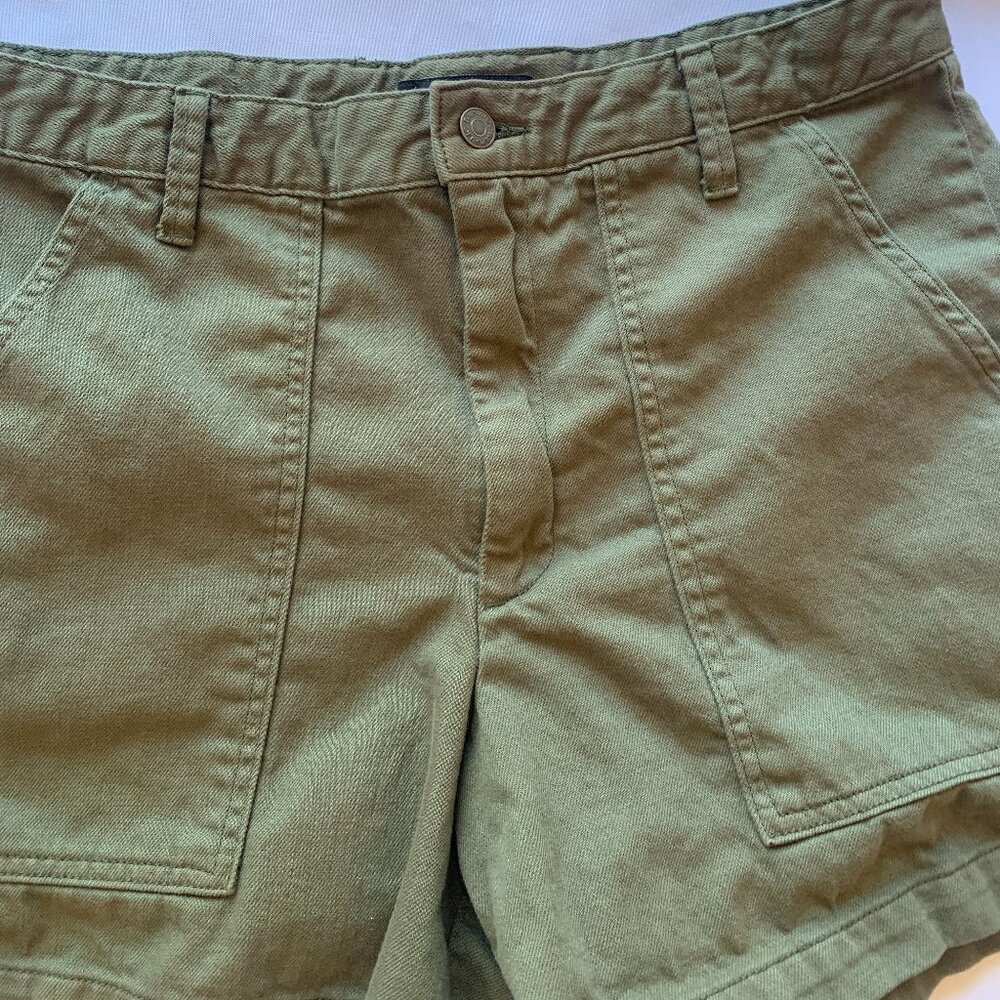 Banana Republic Women's 4 Inch Army Green Comfort Shorts Size 12 - Picture 8 of 9